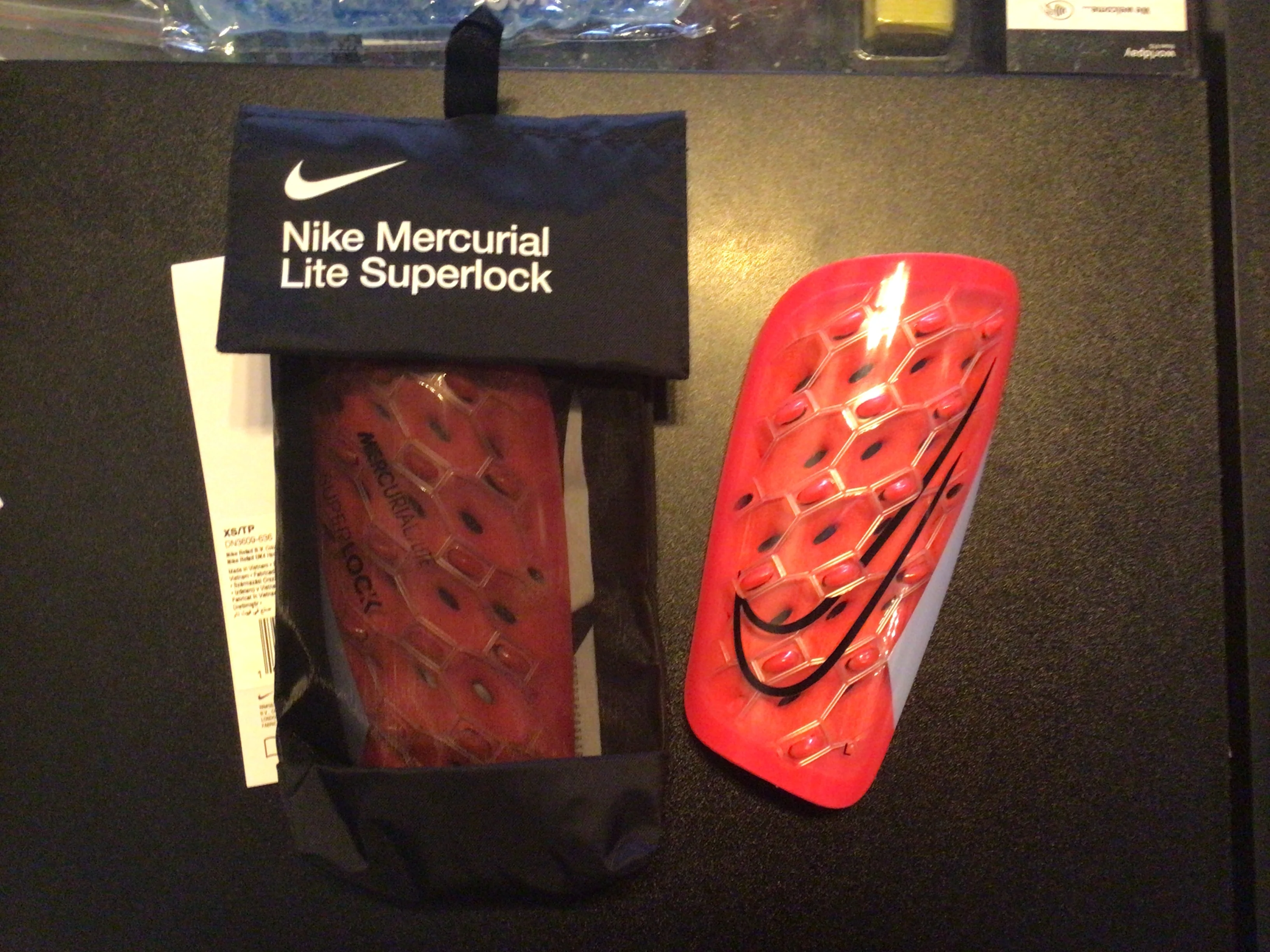 Nike Mercurial Lite Shin Guards - Image 3